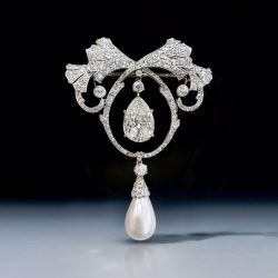  Fabulous Pear Cut Pearl & White Sapphire Brooch For Women